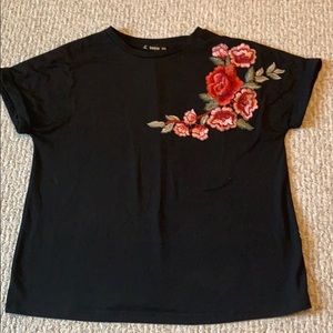 Rose embroidered tee